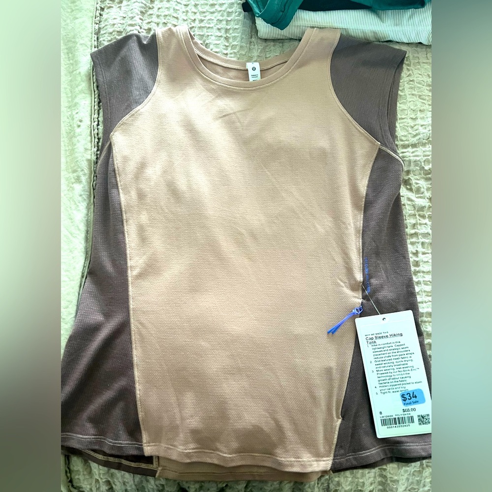 NWT lululemon hiking tank.